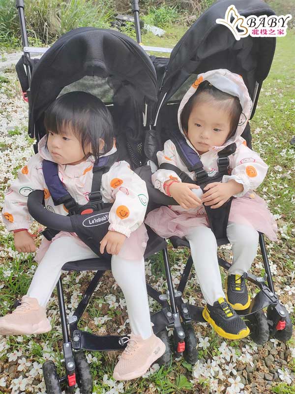 2023苗栗南庄花卉節｜盡情享受油桐花美景，玩轉南庄老街的趣味半日遊

在2023苗栗南庄花卉節的現場，地上鋪滿了美麗的油桐花瓣。這些繽紛的花瓣吸引了眾多遊客的目光，讓人忍不住停下腳步來欣賞這一片獨特的美景。