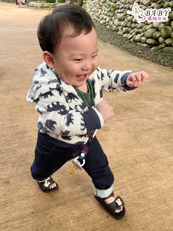 來到新竹市立動物園吸睛度很高😍喜歡雙寶身上的套裝
歡迎詢問北投之家小編喔❤️