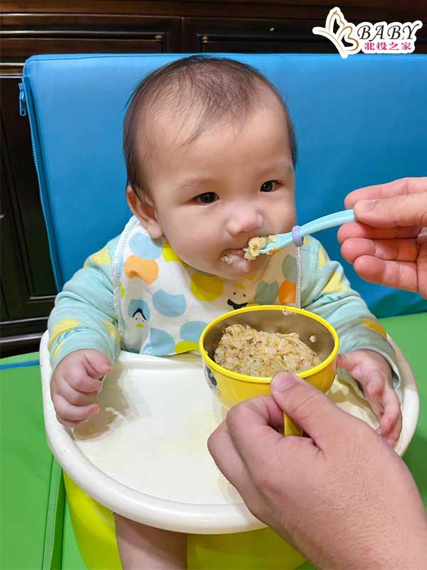 不僅可以省去媽媽準備食材、製作的時間！
還能讓寶寶吃到好吃的寶寶粥，
郭老師寶寶粥/燉飯真的是忙碌媽媽的好幫手啊😍😍😍