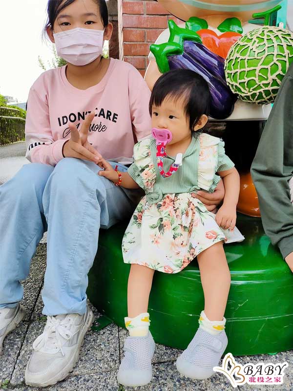 這是二姐跟小芋圓一起來到新竹湖口好客文創園區🥰，下次再出遊囉😊   