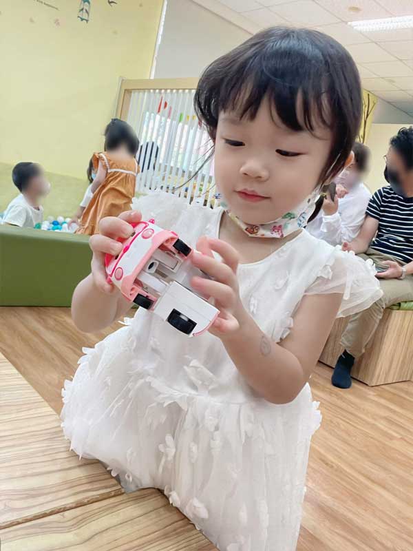 台南市兒童科學館｜讓孩子體驗學習的樂趣
台南市兒童科學館韓國知名玩具波力總動員安寶AMBER是此次旅行的亮點之一，它讓孩子們有機會進一步開發他們的創造力和想象力。