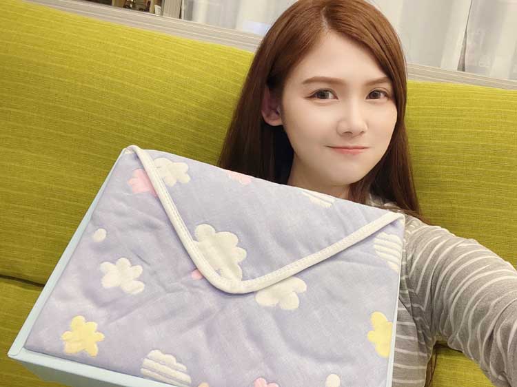 2023年最夯的新生兒送禮推薦-送新手媽媽禮物，朋友孩子出生不再手忙腳亂｜北投之家01

新生兒送禮推薦導言：解決新手媽媽和朋友的禮物煩惱

當朋友或親戚中有新手媽媽，其孩子即將出生或已經出生，很多人都會感到困惑：到底該如何選擇一份合適的禮物？這時，新生兒送禮推薦就成了大家熱烈討論的話題。2023年，隨著不同的趨勢和人們對品質的追求，新生兒送禮推薦的風格和內容也有所變化。而送新手媽媽禮物不僅僅是為了滿足她的需要，更是為了表達我們的祝福和關心。